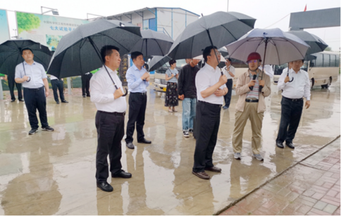 广东省政协主席李佳莅临赢咖7平台建设现场视察调研